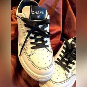 Chanel White CC Logo Runner Trainer Sneaker🥰⭐️🌼